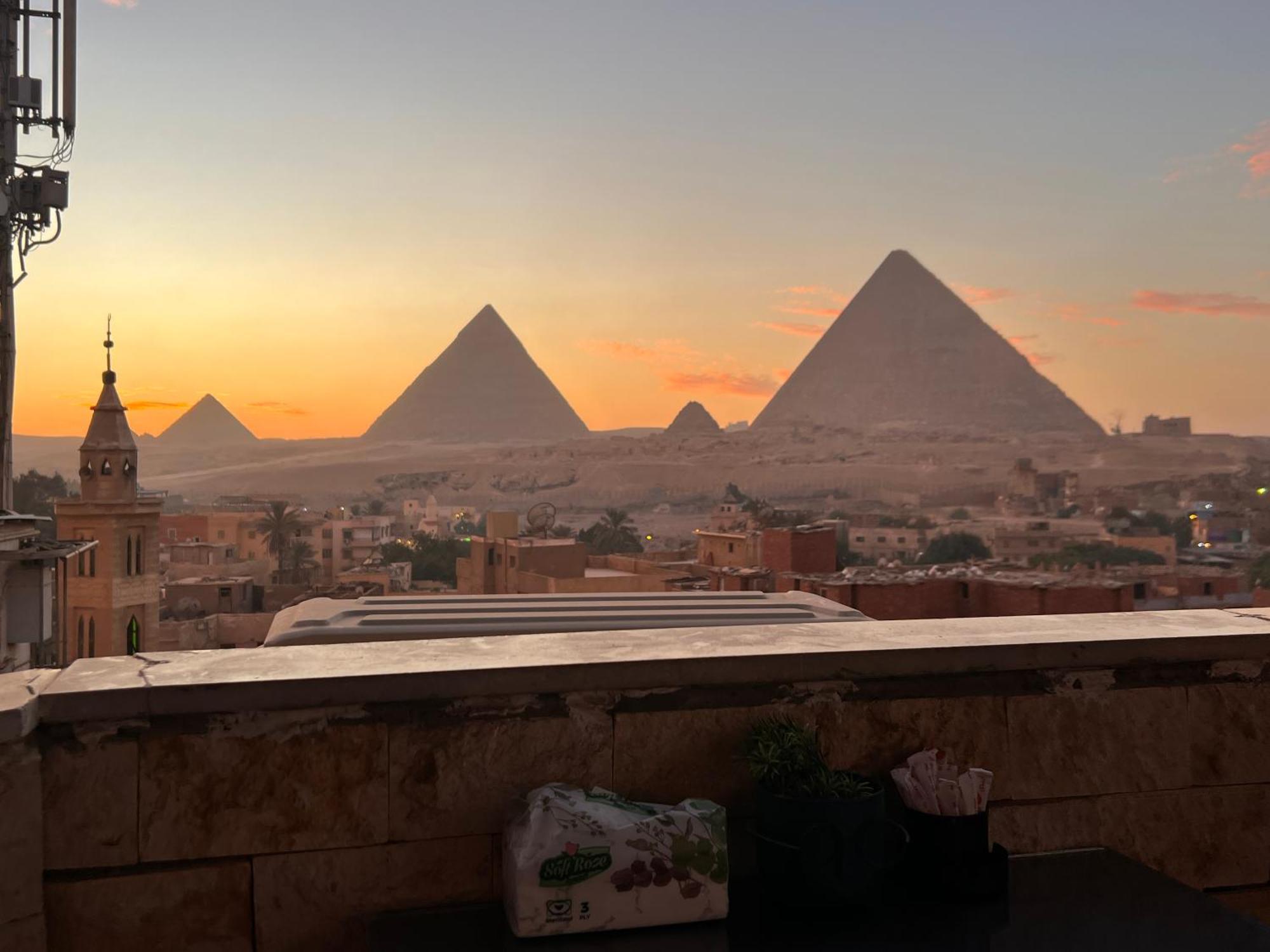 Aton Pyramids View Bed & Breakfast Cairo
